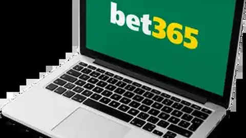 巴塞罗那右后卫引援目标集中：弗林蓬领先，万德松等四将成热门人选