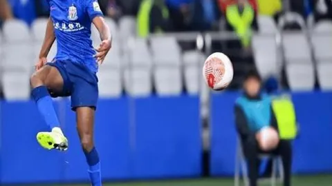 库里砍下40分助力勇士击败篮网